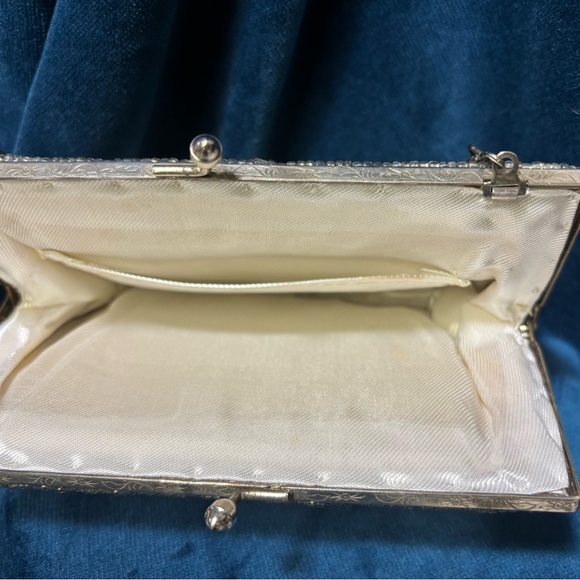 Vintage Elegant Beaded Evening Clutch - Picture 5 of 10